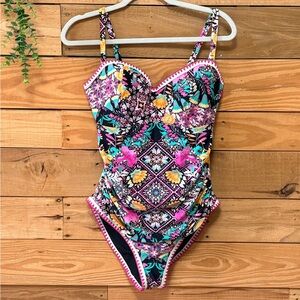 Women’s Fig Leaves Floral Print One-Piece Swimsuit in Black and Pink Size 34G US